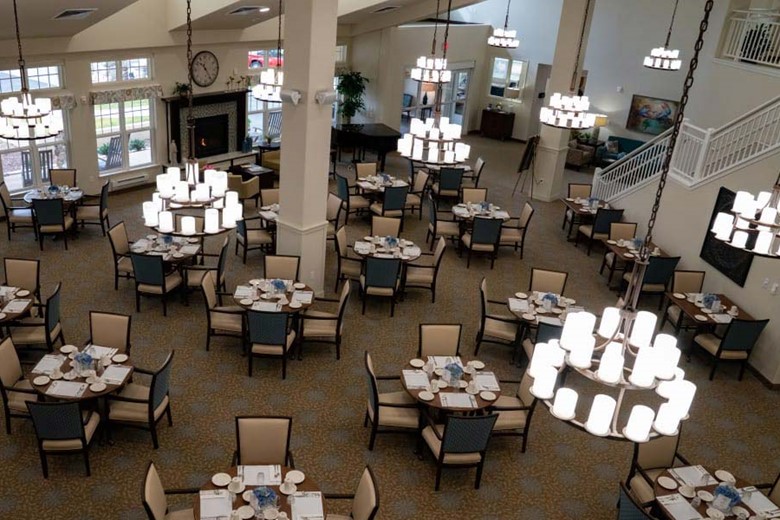 The Savoy Gracious Retirement Living Hawthorn Senior Independent Living in Winter Springs, Florida community dining room