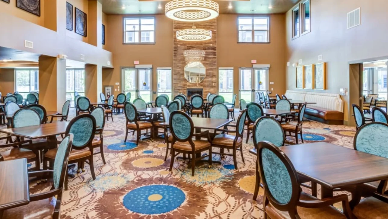 Watermere at Woodland Lakes senior living community offering active adult living and independent living in Conroe, TX, dining room