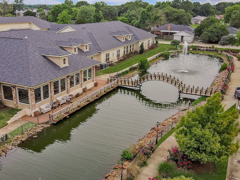 The Chateaus at Montclair Senior Memory Care in Shreveport, LA exterior