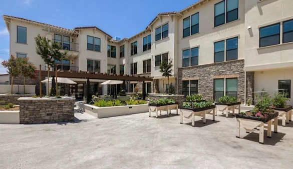 Image of Oakmont of Huntington Beach (3)