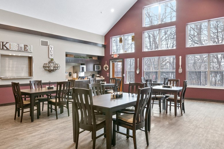 Image of Suite Living Senior Care of Eden Prairie (4)