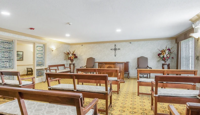 Image of Oakmont Sterling (4)