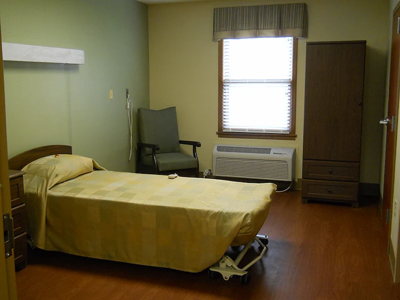 Image of Edgewood Manor Health Care Center (6)