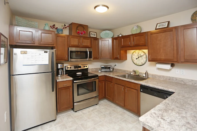 Willoughby Hills Senior Apartments community offering active adult living and independent living in Willoughby Hills, OH, apartment kitchen with stainless steel appliances