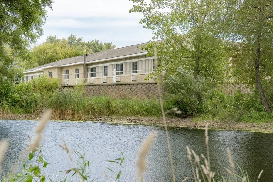 Image of Apple Valley Place of Clear Lake (2)