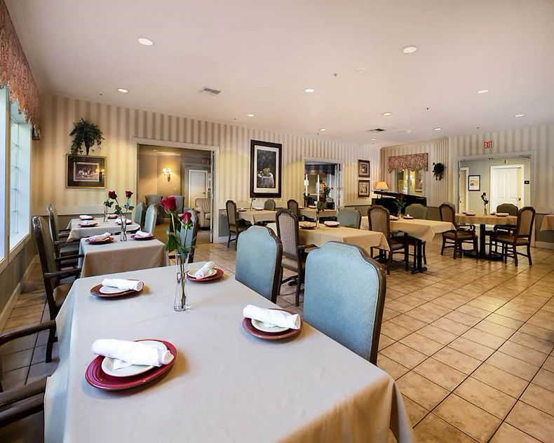 Willow Springs Senior Assisted Living Memory Care in Redding, CA dining room