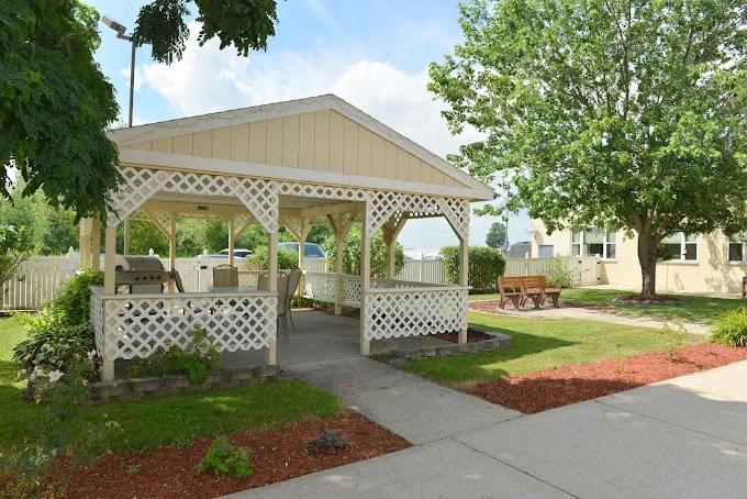 Image of Laurels Of Fulton (10)