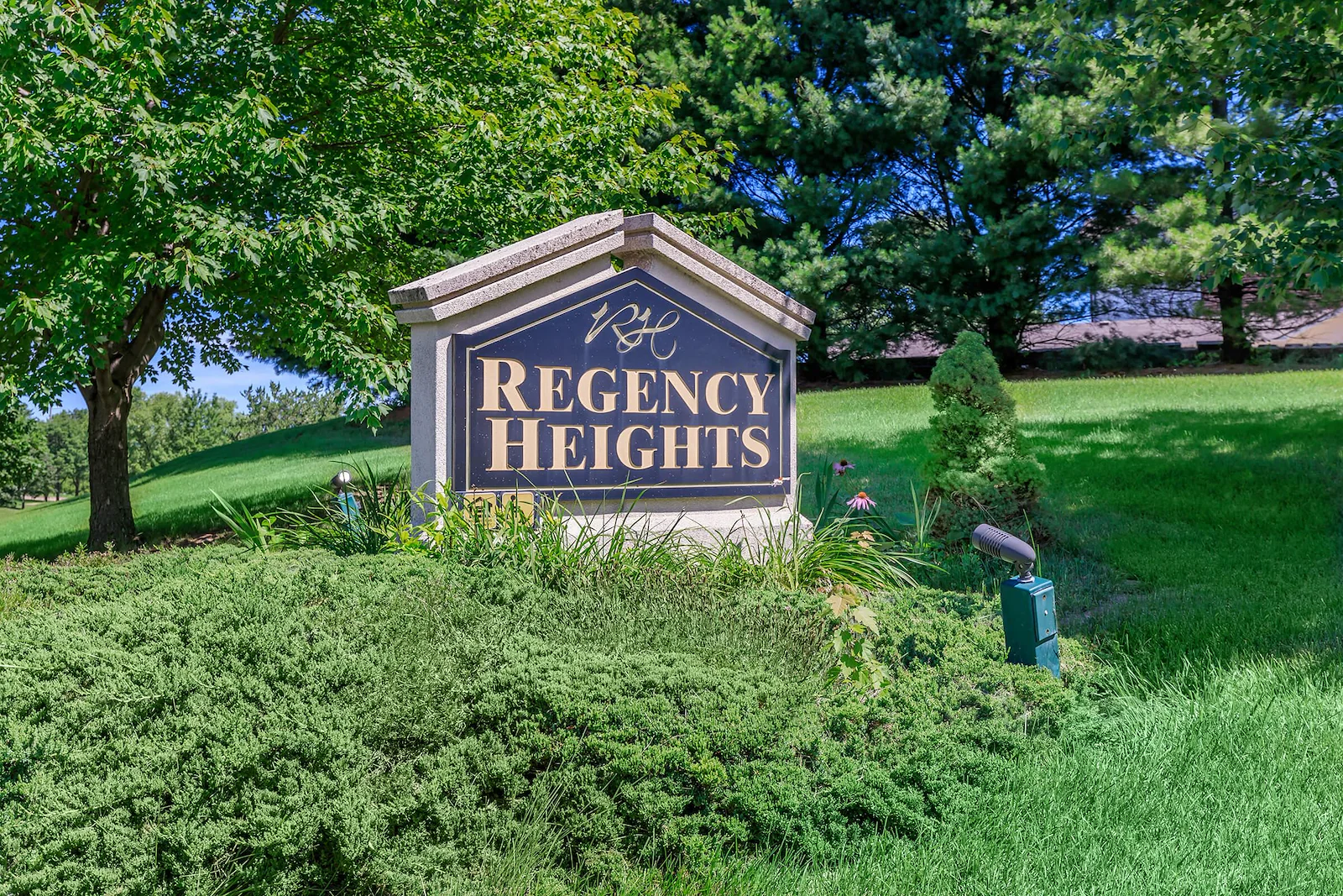 Image of Regency Heights Apartments (1)