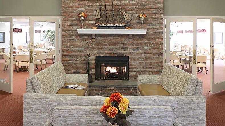 Image of Holiday Farmington (4)