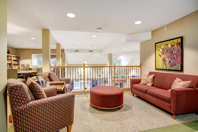 Image of Oak Crest (3)