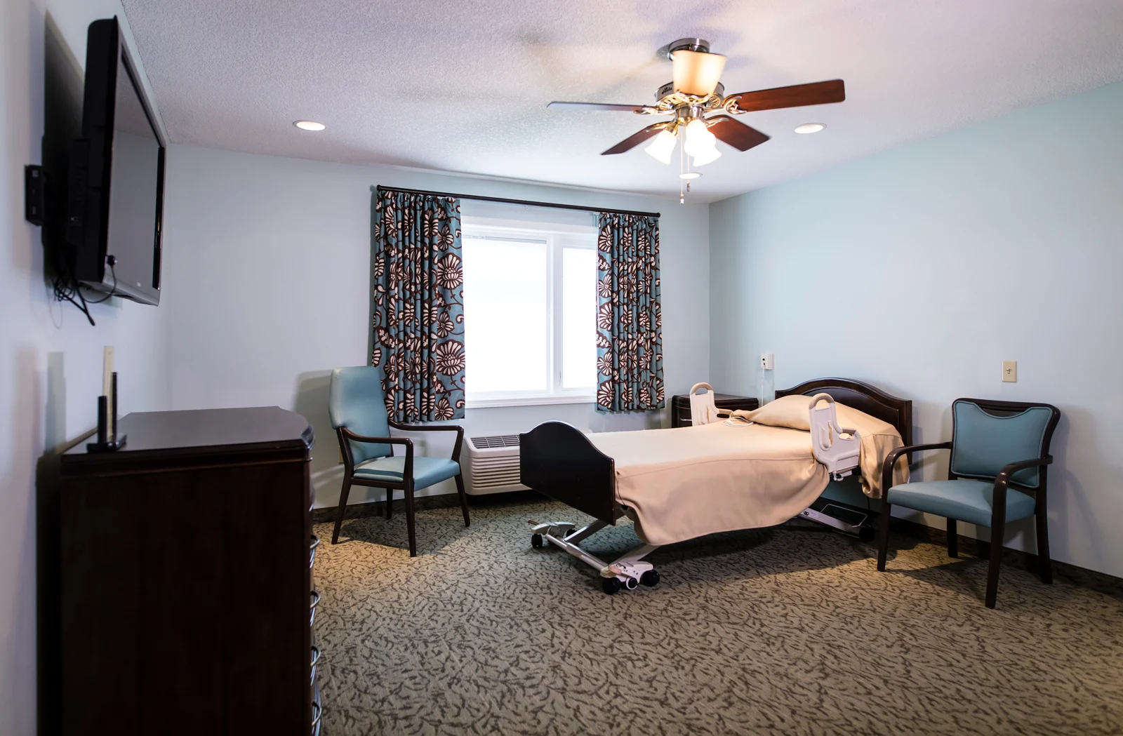 Image of Twin Oaks Health & Rehab (2)