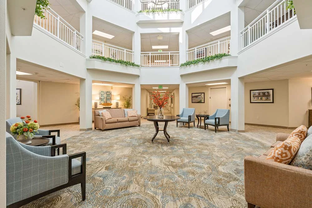 Colonial Harbor Gracious Retirement Living Hawthorn Senior Independent Living in Yorktown, Virginia dining room