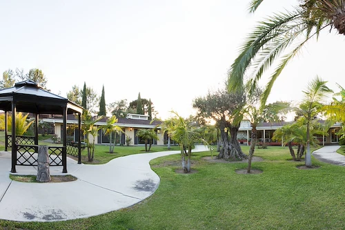 Image of La Paloma Healthcare Center (1)