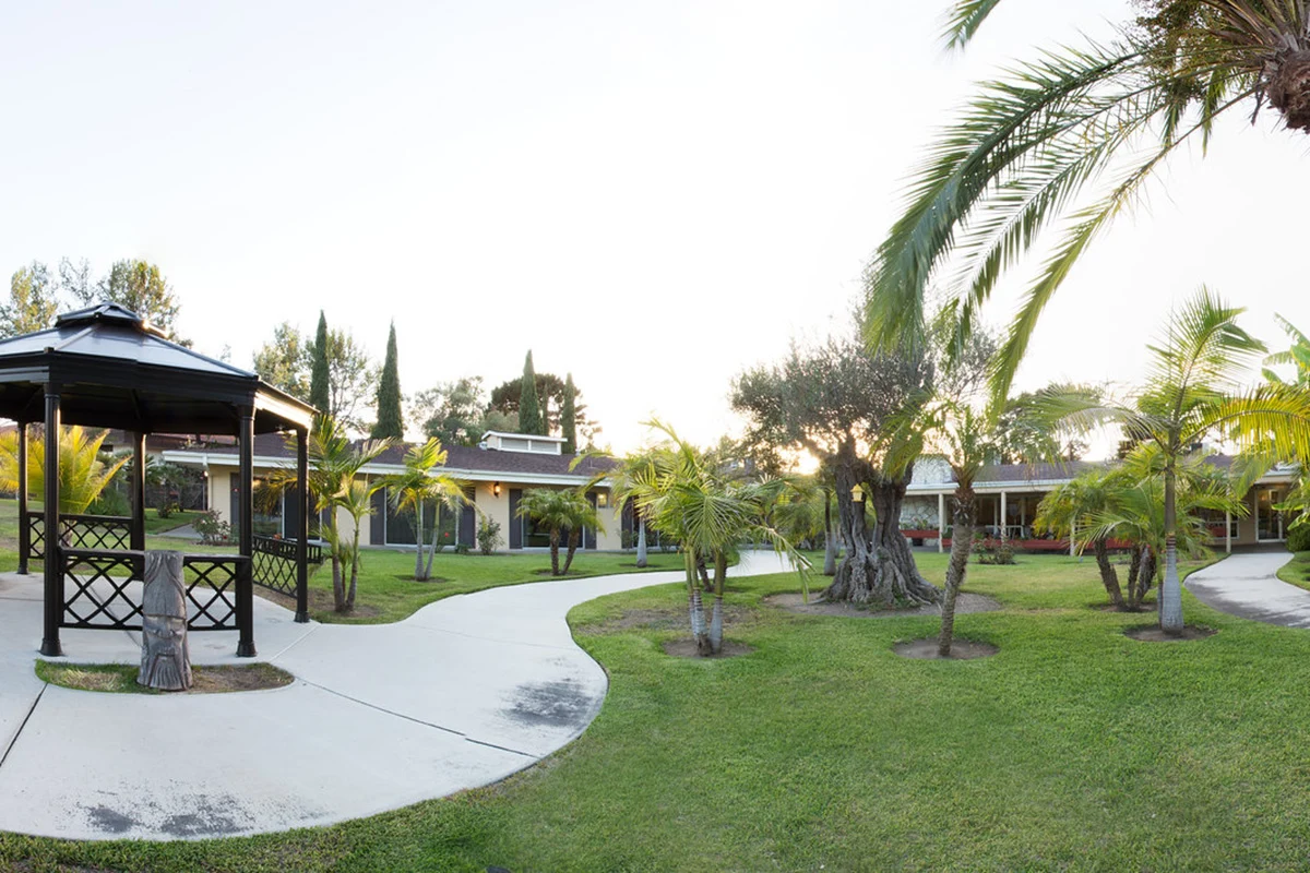Image of La Paloma Healthcare Center (1)