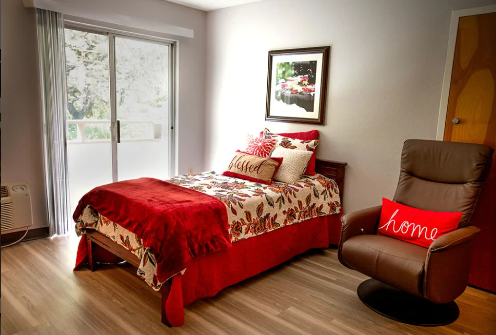 Image of Twelve Oaks Senior Living (2)