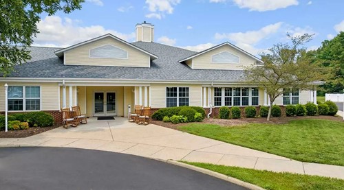 Image of Commonwealth Senior Living at Bon Air (1)