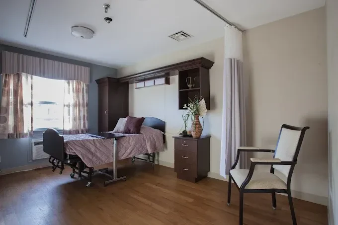 Image of La Bella of Aurora (2)