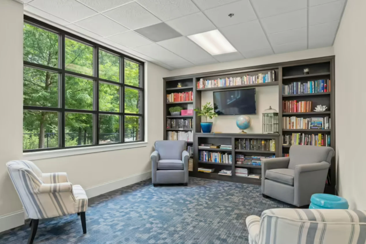 Image of The Mansions at Alpharetta - Assisted Living & Memory Care (5)