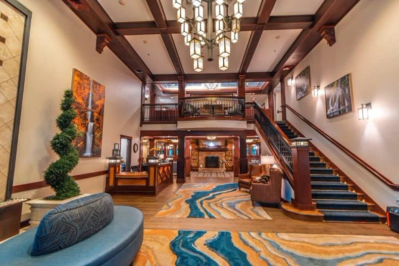 The Stafford Senior Living in Lake Oswego, Oregon front entrance