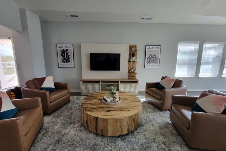 Image of Legacy Square Apartments (2)