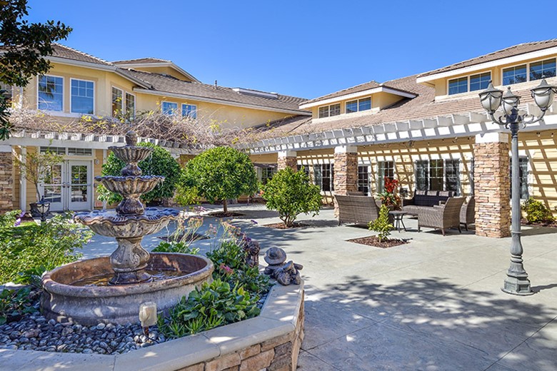 Image of Holiday Simi Hills (2)