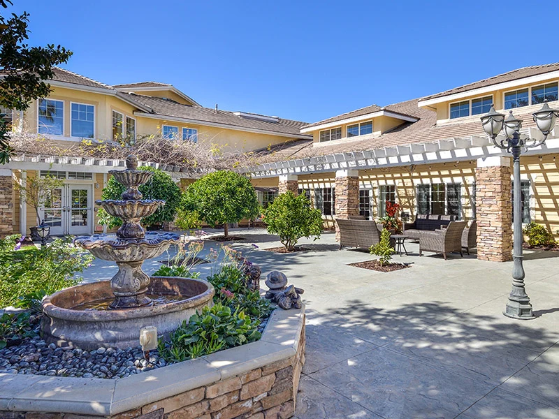 Image of Holiday Simi Hills (2)