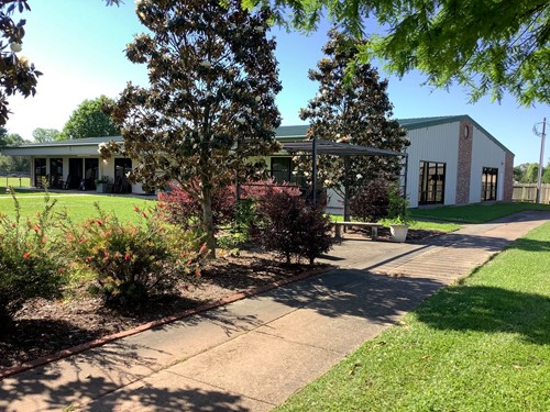Image of England Oaks at England Airpark (2)