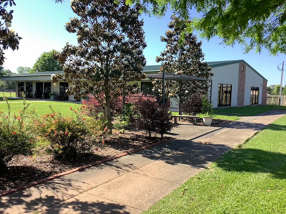 Image of England Oaks at England Airpark (2)