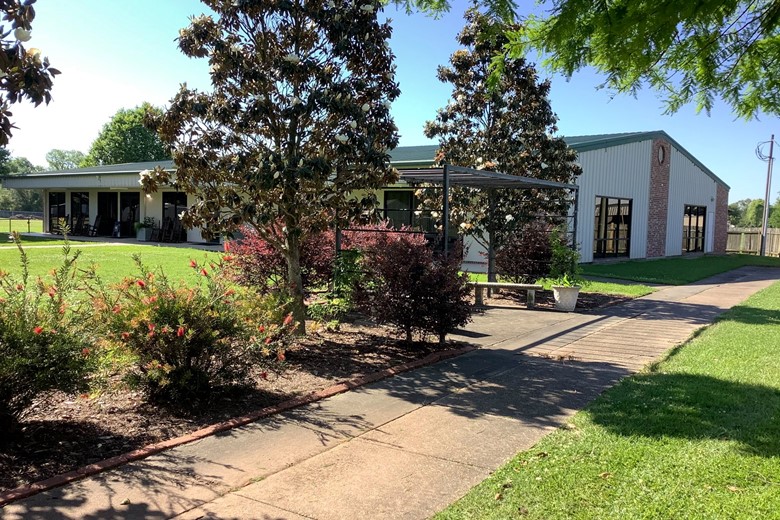 Image of England Oaks at England Airpark (2)