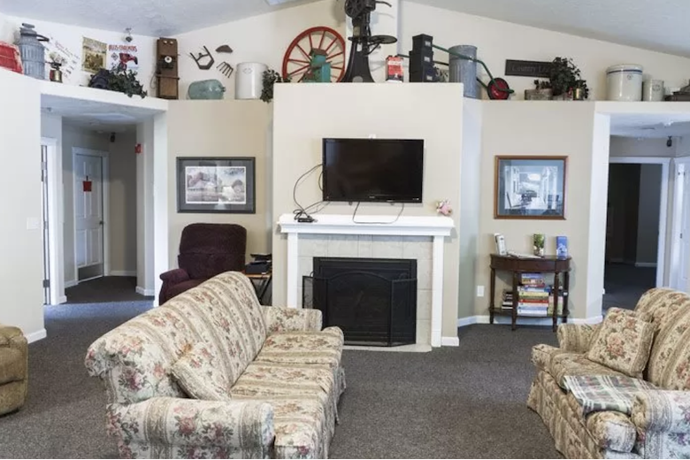 Image of Ashley Manor - Middleton (3)