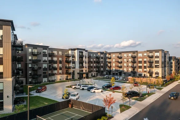 Image of Amira Bloomington (1)