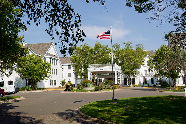 Image of Ecumen Lakeview Commons (1)