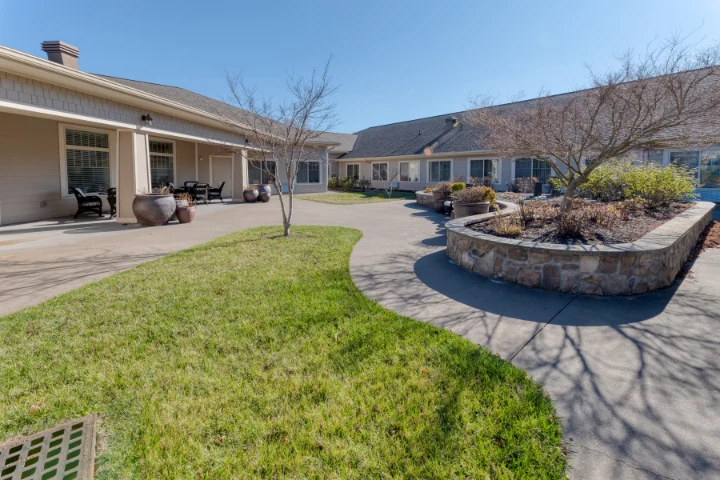 Image of Cedarhurst of Bloomington (3)