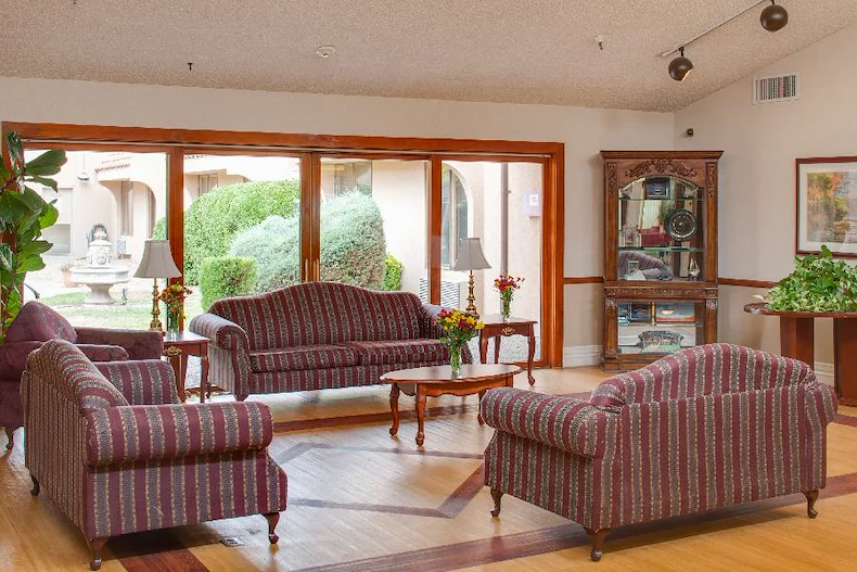 Image of Las Palomas Center (4)