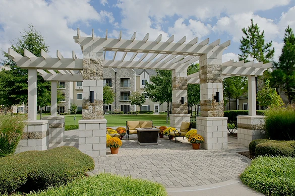 Covenant Living at Inverness in Tulsa, OK, outdoor sitting area