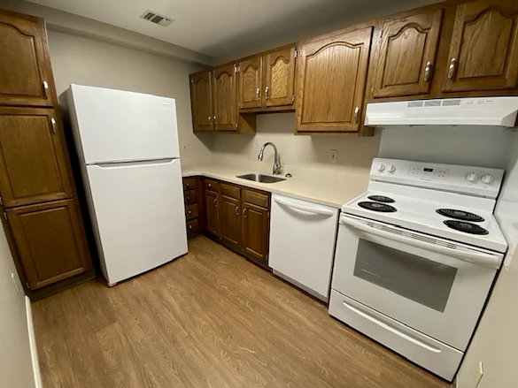 Long House senior living community offering independent living and respite care in Erlanger, KY, apartment kitchen