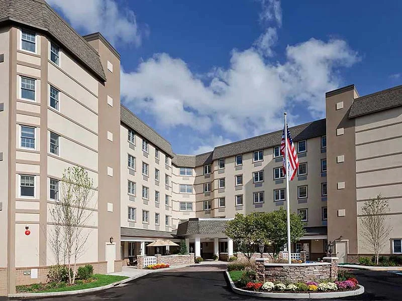 Image of Atria Glen Cove (1)