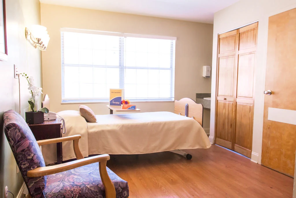 Image of Roscoe Gardens Skilled Nursing And Rehab (2)