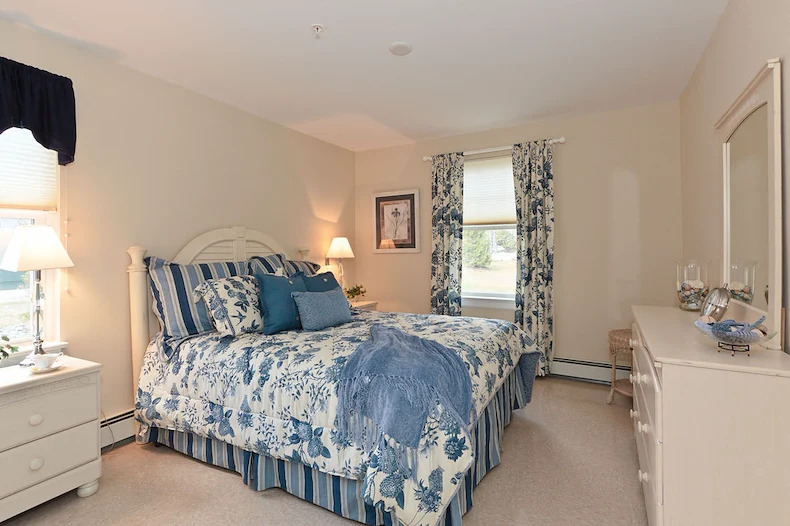 Image of Little Neck Village (3)