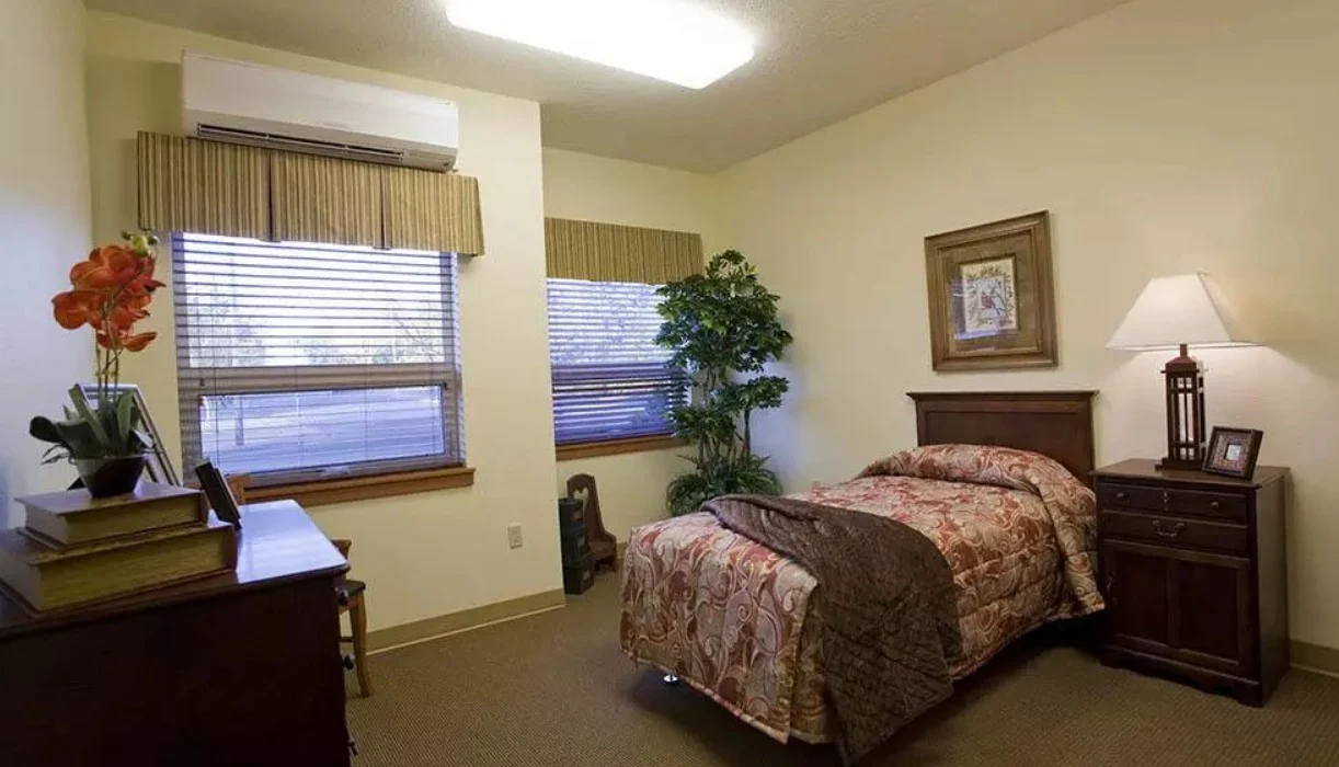 Image of McLoughlin Place Senior Living (7)