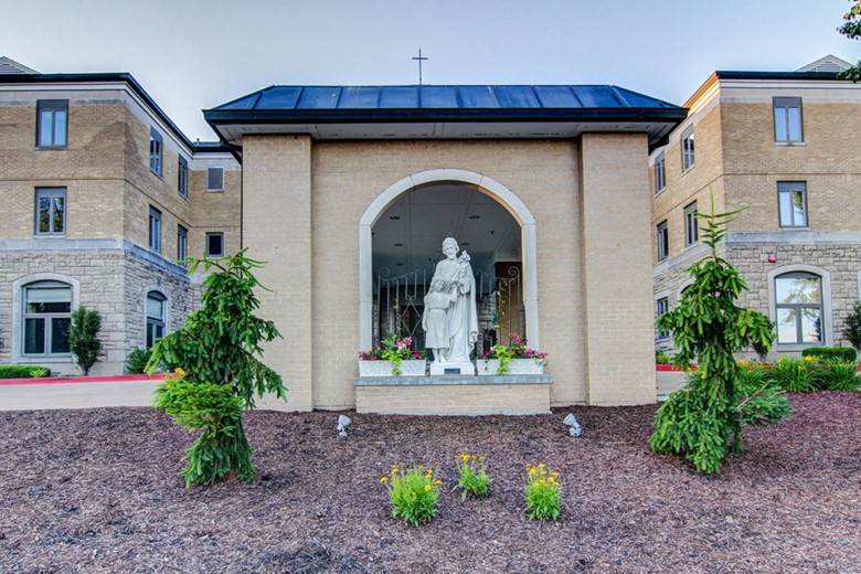 Image of Heisinger Bluffs Healthcare Western Campus (3)