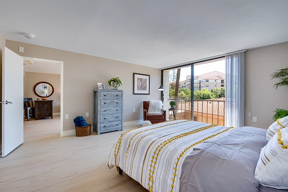 Image of Meridian at Laguna Hills (6)