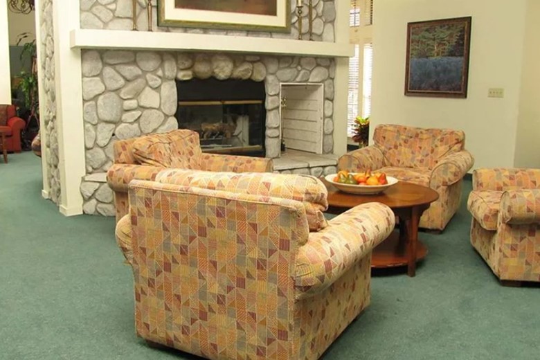Image of Hilltop Commons Senior Living (5)