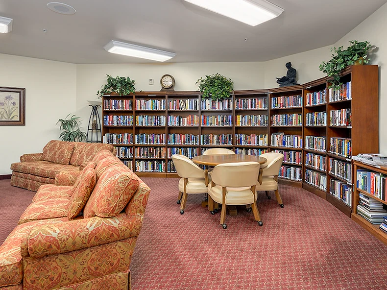 Image of Holiday Simi Hills (7)