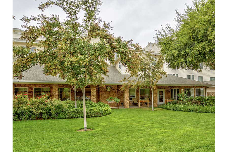 Image of Holiday Golden Oaks (1)