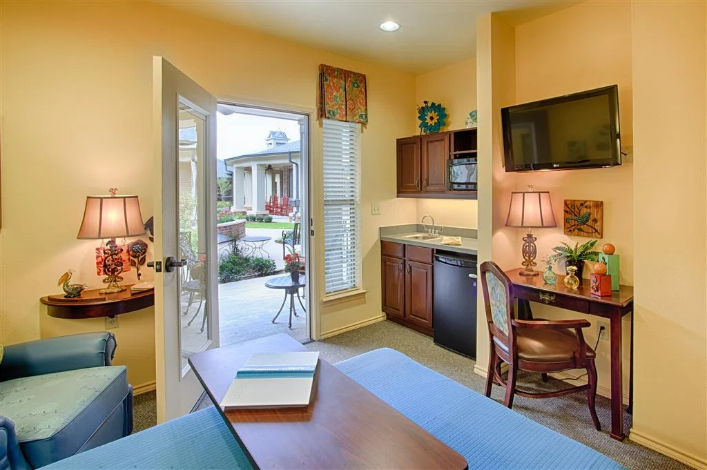 Image of The Crescent (3)