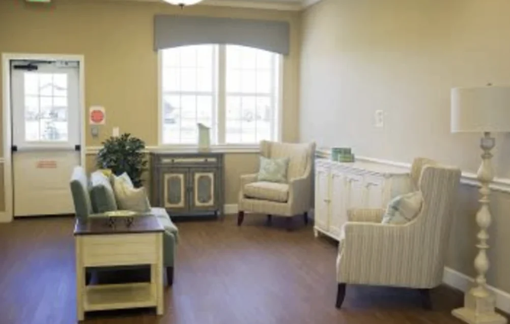 Franklin Place Senior Memory Care in Franklin, WI living room