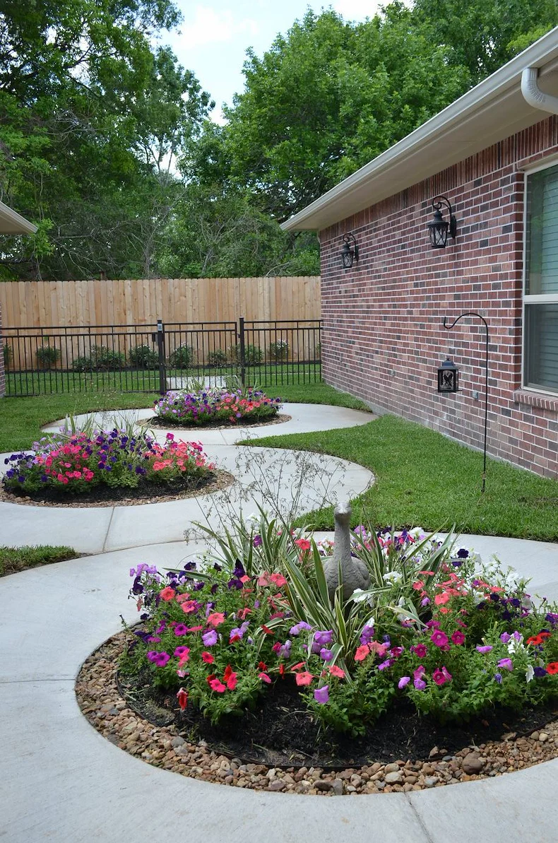 Image of Serenity Gardens - Friendswood (3)