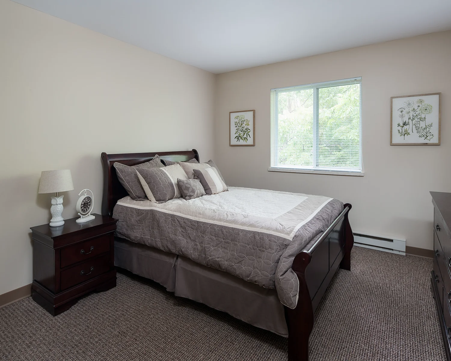 Park Vista Retirement Living North Hill East Moline, IL, bedroom
