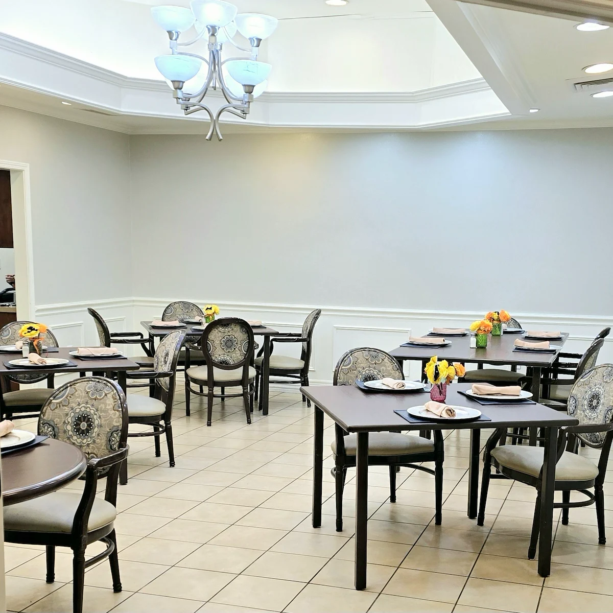 Image of Eagle Ridge Alzheimer's Special Care Center (6)